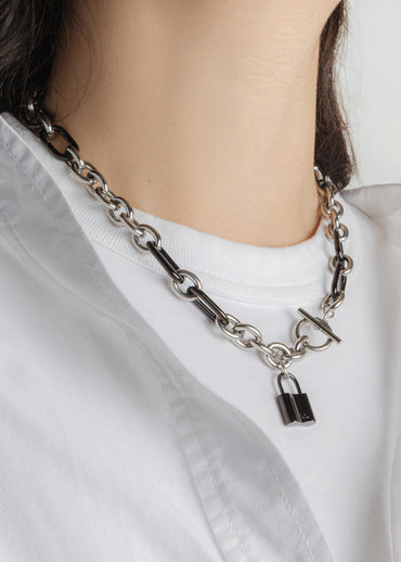 Collar Hestia Plateado Negro