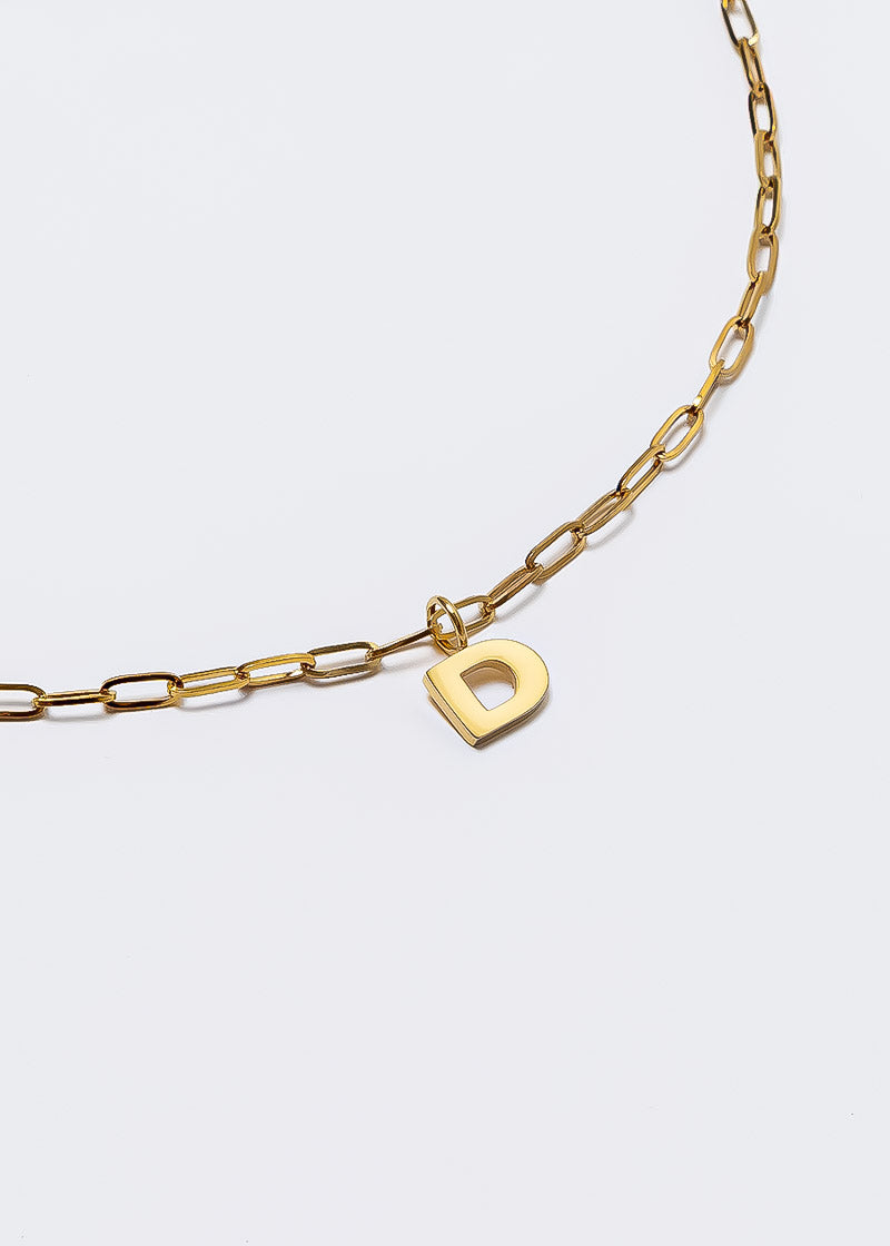 Dije Letra Dorado
