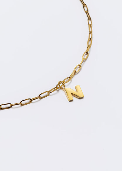 Dije Letra Dorado