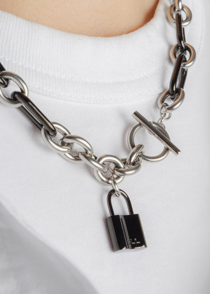 Collar Hestia Plateado Negro